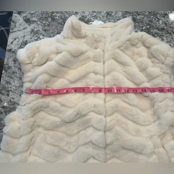 Anthropologie Maeve Reversible Faux Fur Vest. Cream. Size Large. EUC - Picture 4 of 9